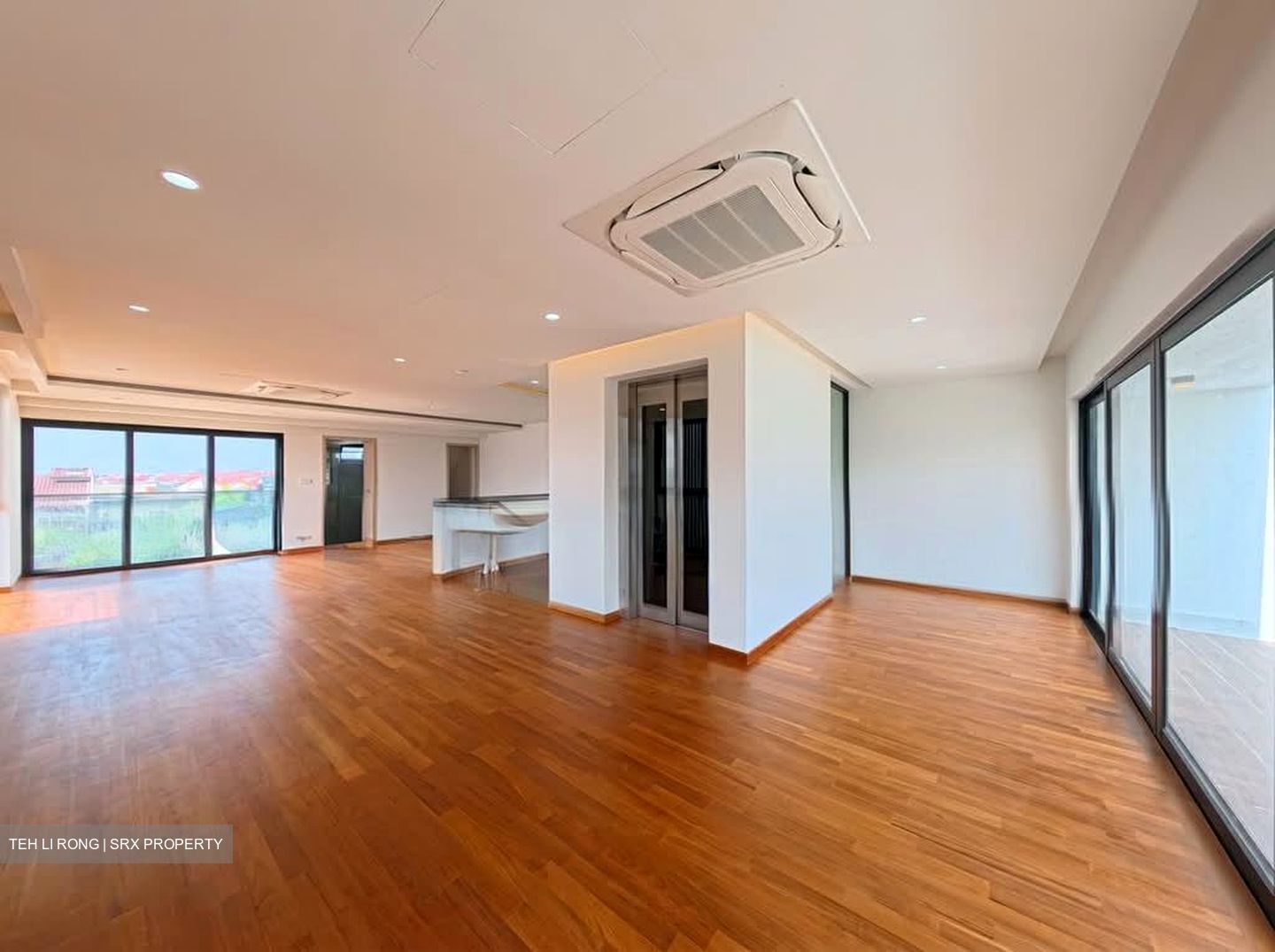 Lucky Hills (D16), Terrace #604570521